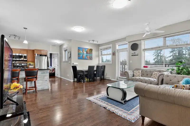 404 22858 LOUGHEED HIGHWAY - photo 1 of 27