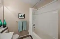 406 5765 GLOVER ROAD - thumbnail 11