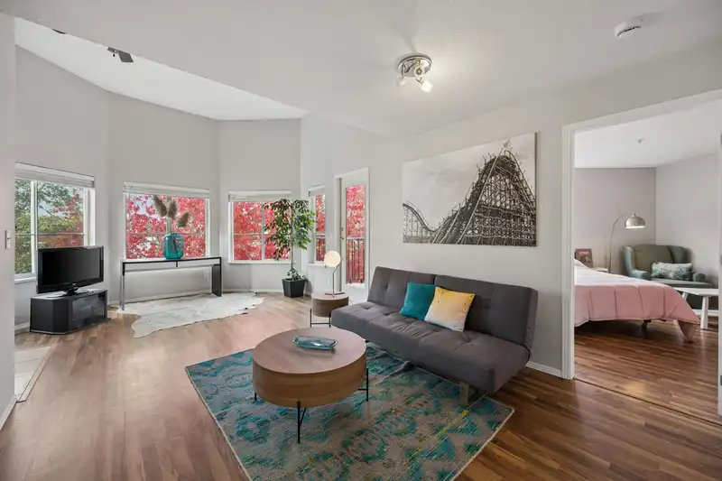 406 5765 GLOVER ROAD - photo 3 of 34