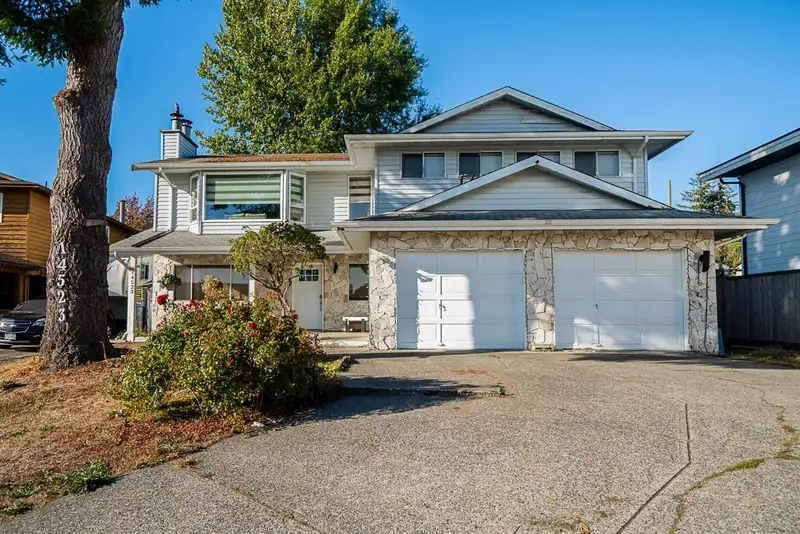 14523 89 AVENUE - photo 1 of 40