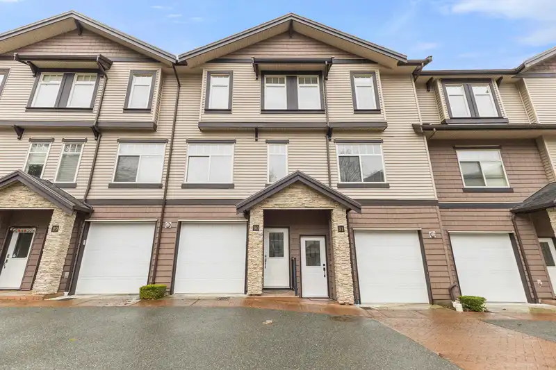 30 2950 LEFEUVRE ROAD - photo 1 of 27