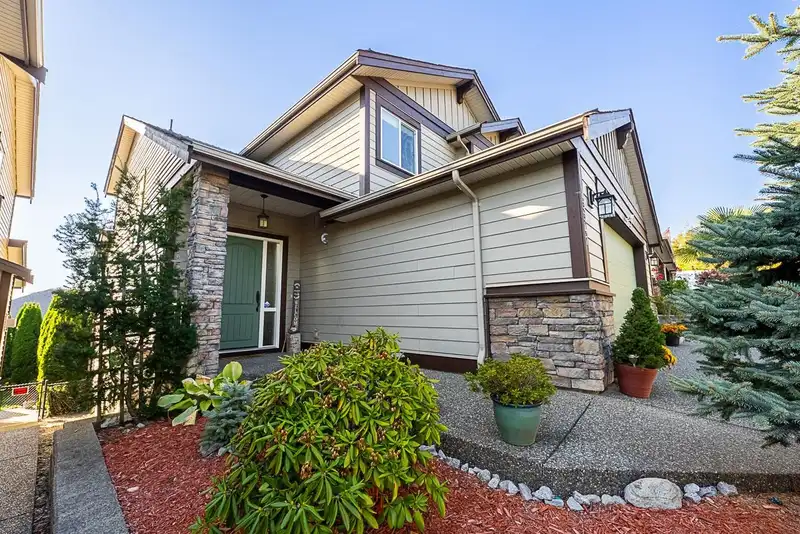 13347 236 STREET - photo 2 of 40