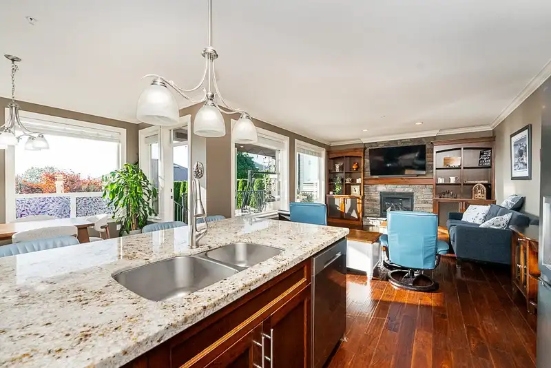 13347 236 STREET - photo 4 of 40