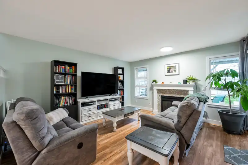 15 9045 WALNUT GROVE DRIVE - photo 3 of 33