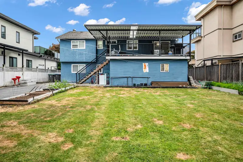 6268 129 STREET - photo 4 of 34