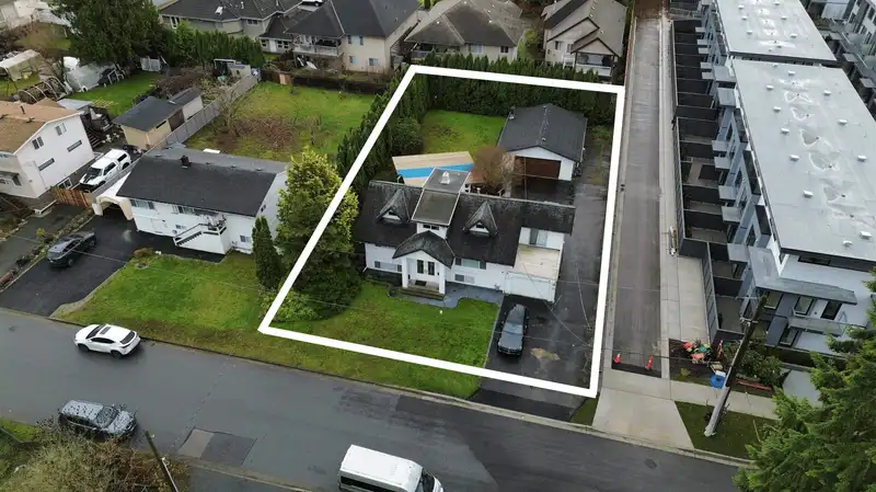810 CATHERINE AVENUE - photo 3 of 6