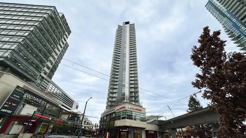3702 488 SW MARINE DRIVE - photo 1 of 27