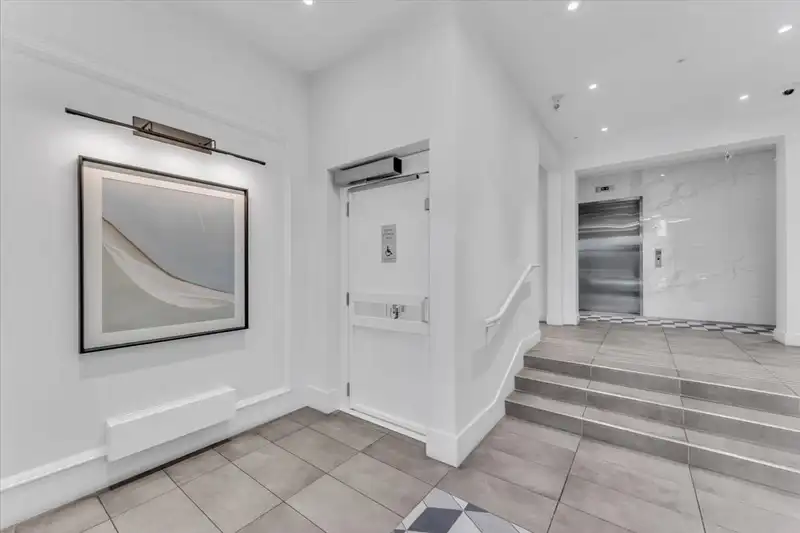 112 13929 105 BOULEVARD - photo 2 of 40