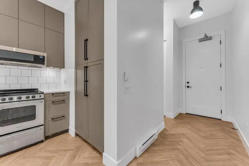 112 13929 105 BOULEVARD - photo 4 of 40