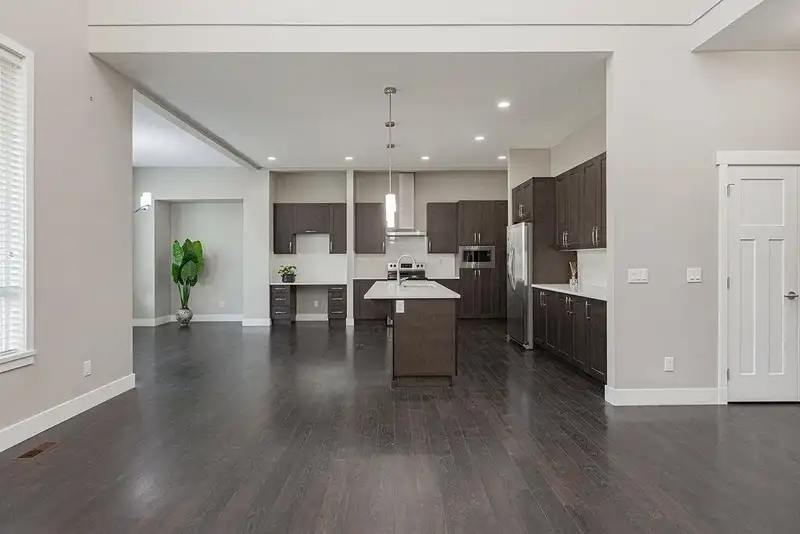 20443 83A AVENUE - photo 4 of 30