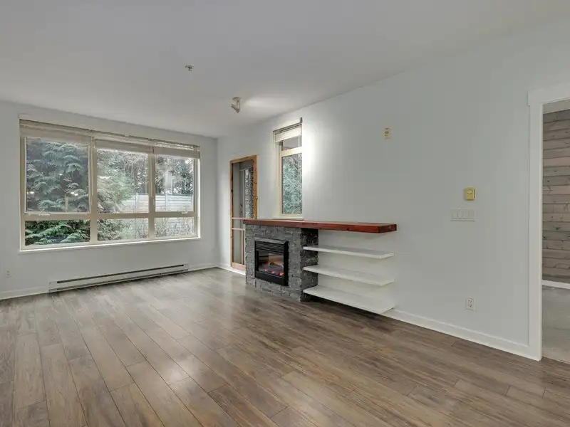 224 15918 26 AVENUE - photo 2 of 29