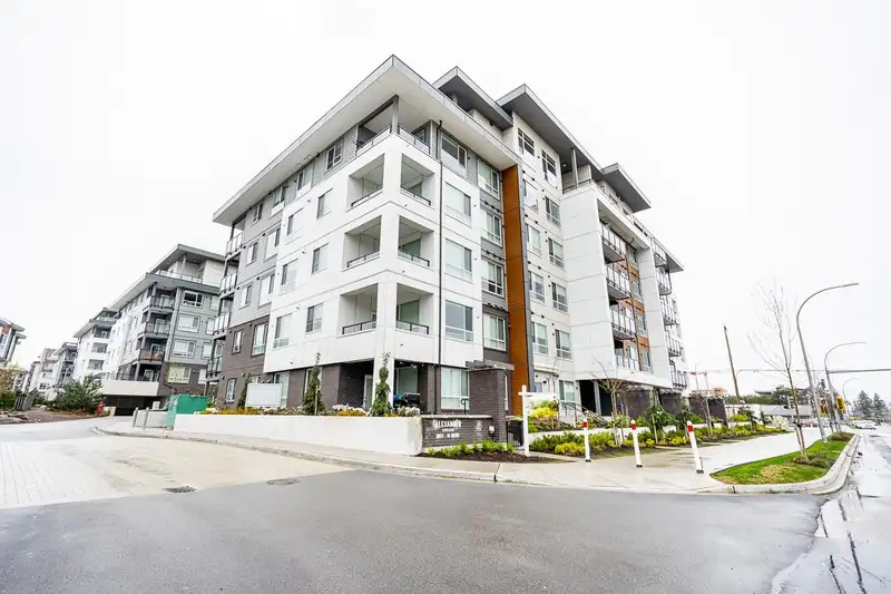 B314 20834 80 AVENUE - photo 2 of 25