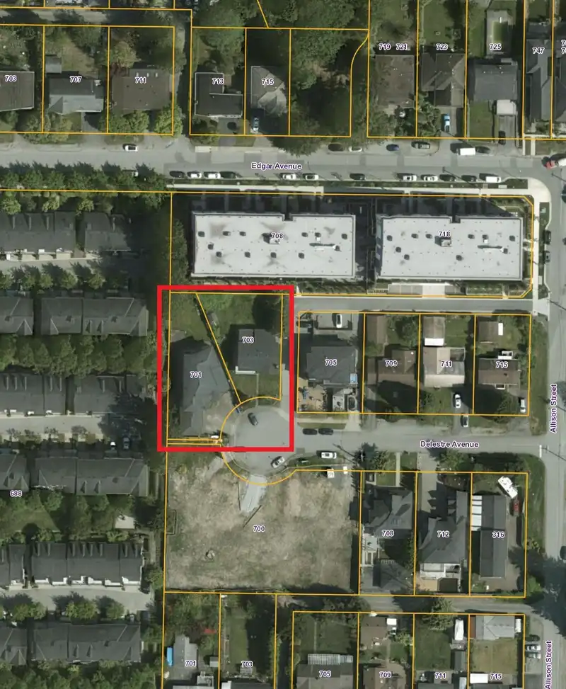 701 DELESTRE AVENUE - photo 2 of 5