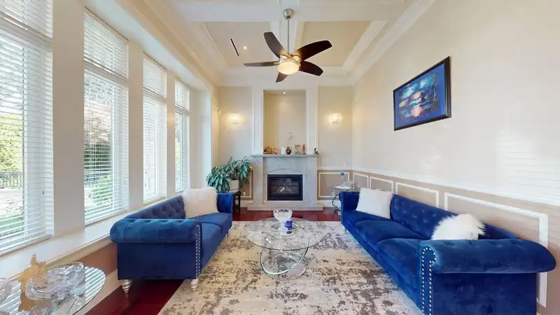1010 EDINBURGH STREET - photo 2 of 40