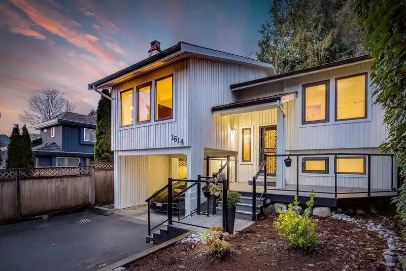1614 LYNN VALLEY ROAD - photo 2 of 26