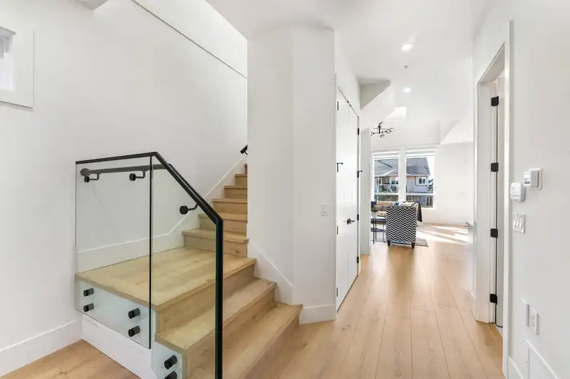 2472 GLENWOOD AVENUE - photo 2 of 40