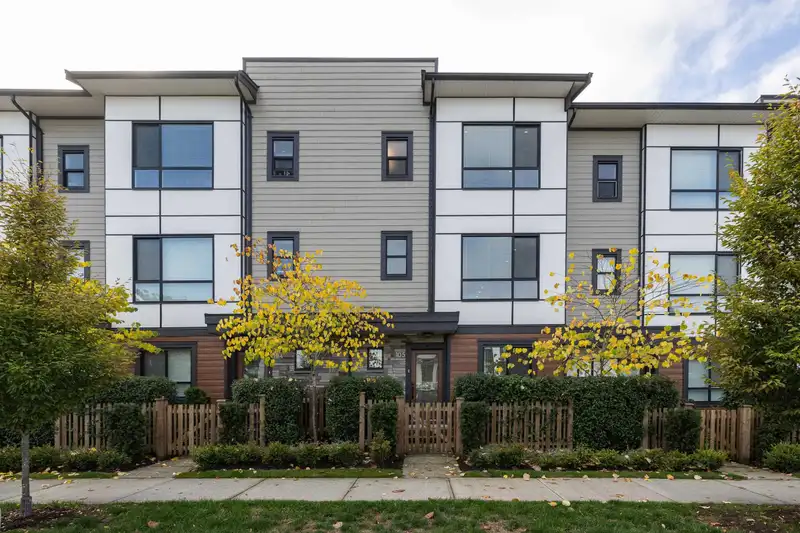 105 20150 81 AVENUE - photo 1 of 25