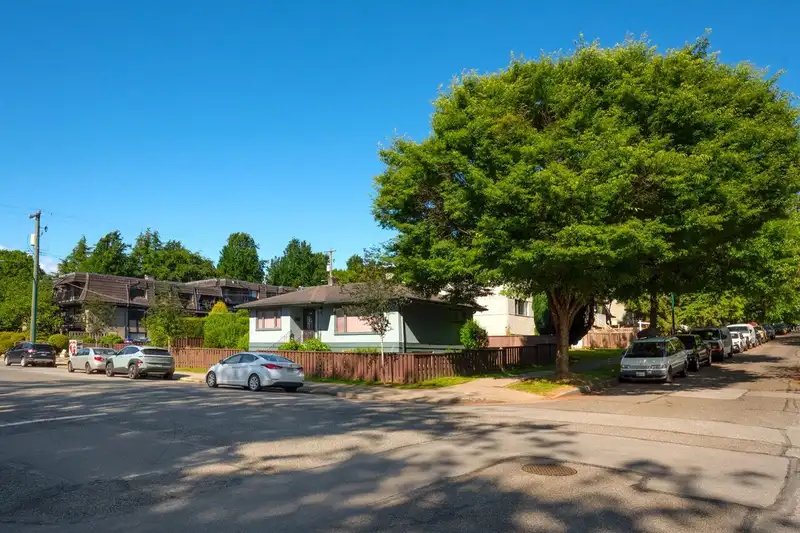 106 N TEMPLETON DRIVE - photo 4 of 22