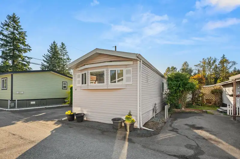 17 3931 198 STREET STREET - photo 4 of 33