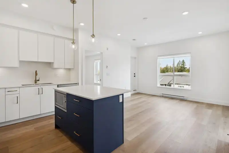 406 20282 72B AVENUE - photo 4 of 29