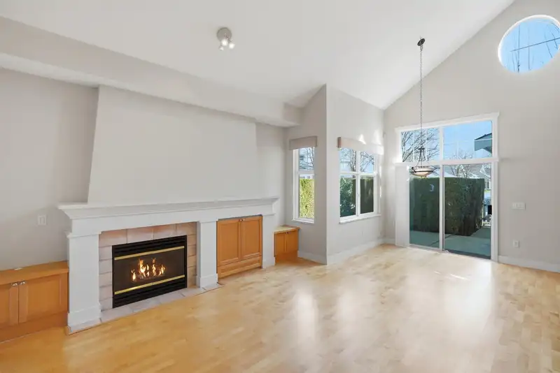 2 5900 FERRY ROAD - photo 2 of 36