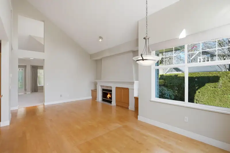 2 5900 FERRY ROAD - photo 4 of 36