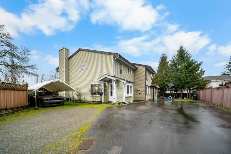 5343 199A STREET - photo 2 of 26