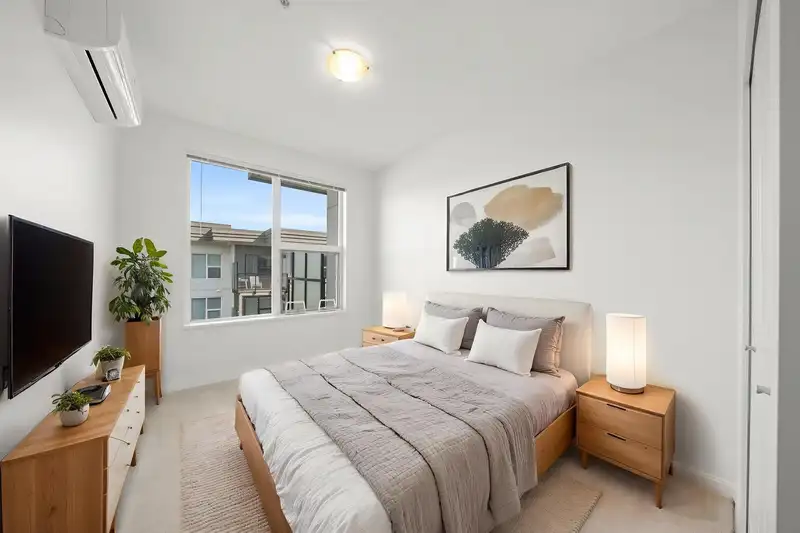 518 9311 ALEXANDRA ROAD - photo 4 of 38