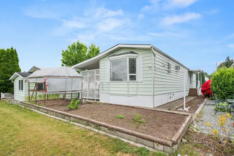 147 27111 0 AVENUE - photo 1 of 40