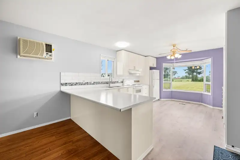 147 27111 0 AVENUE - photo 4 of 40