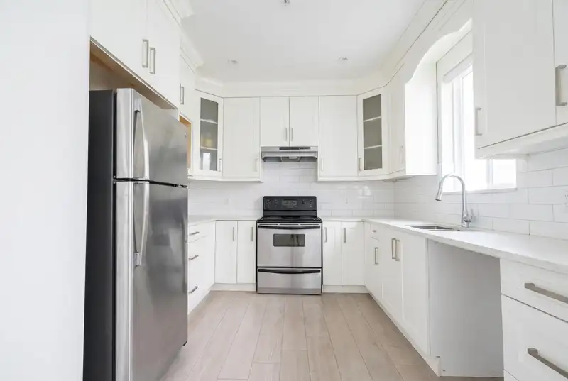 2681 E 41ST AVENUE - photo 3 of 12
