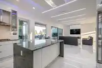 550 RICHMOND STREET - thumbnail 9