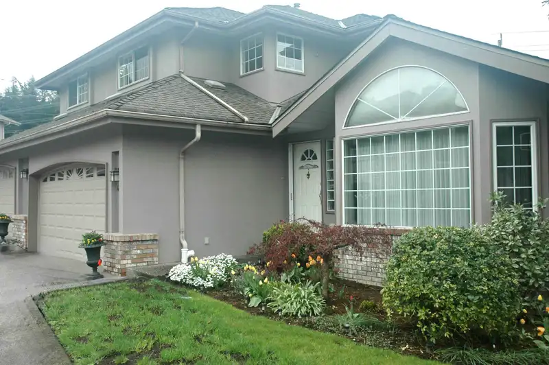 433A BROMLEY STREET - photo 1 of 8