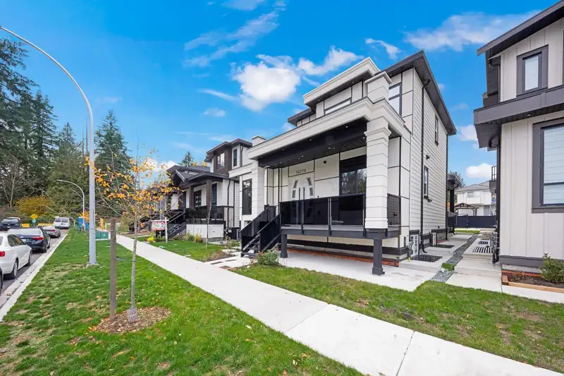 14779 68A AVENUE - photo 4 of 40