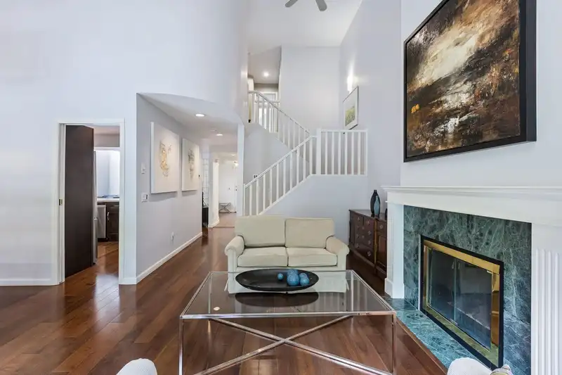 24 1001 NORTHLANDS DRIVE - photo 4 of 31
