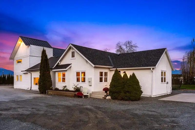 4990 BOUNDARY ROAD - photo 1 of 40