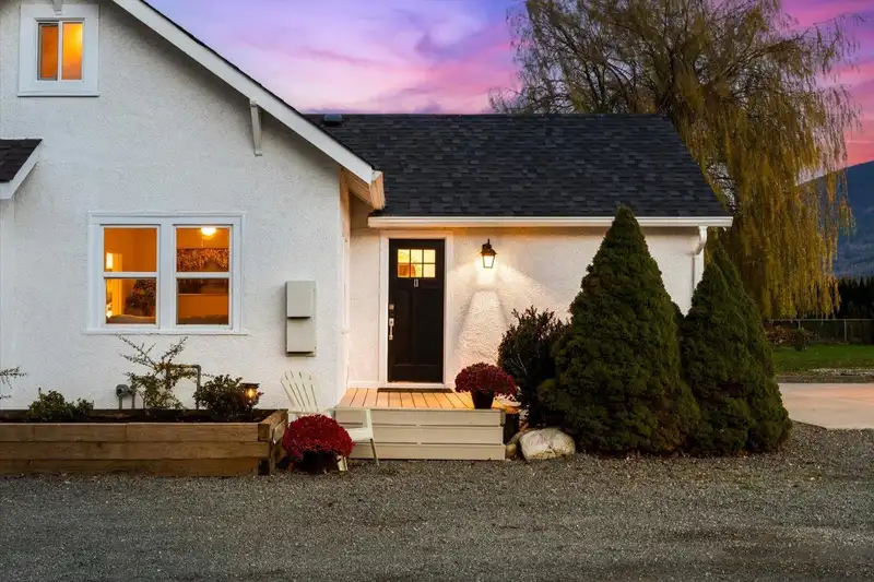 4990 BOUNDARY ROAD - photo 3 of 40