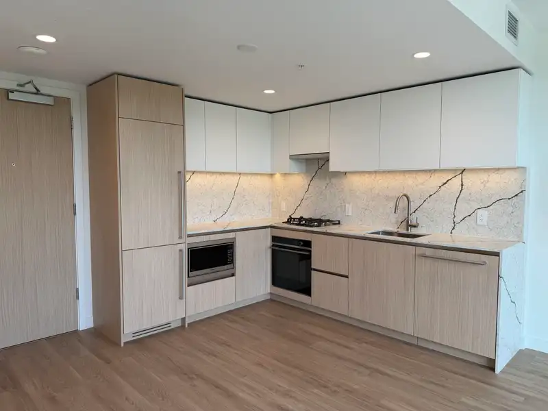 1103 2135 SPRINGER AVENUE - photo 1 of 26