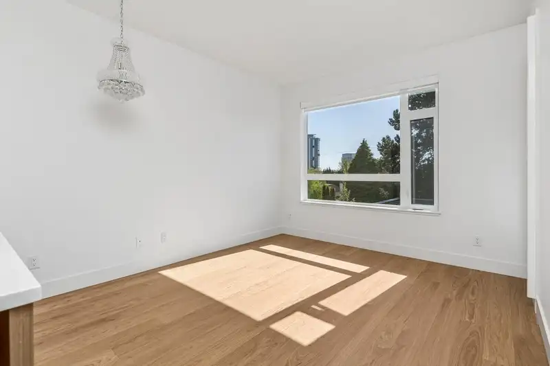 309 5115 CAMBIE STREET - photo 2 of 32