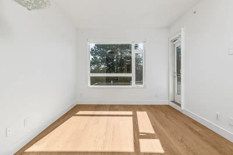 309 5115 CAMBIE STREET - photo 3 of 32