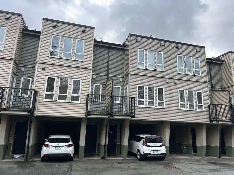 4 123 LAVAL STREET - photo 1 of 13