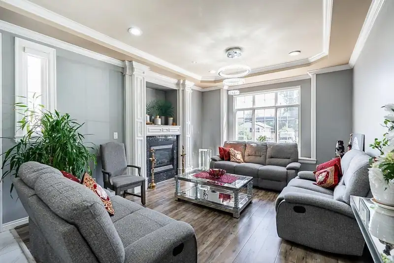 12967 106A AVENUE - photo 3 of 29
