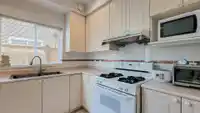 10 8060 ST. ALBANS ROAD - thumbnail 16