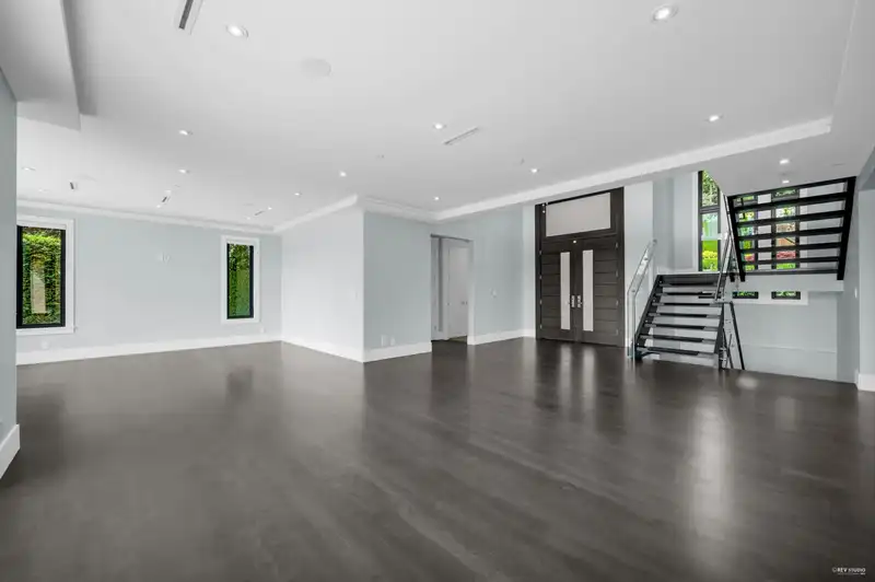 1350 PALMERSTON AVENUE - photo 3 of 40