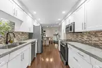14 5600 LADNER TRUNK ROAD - thumbnail 13