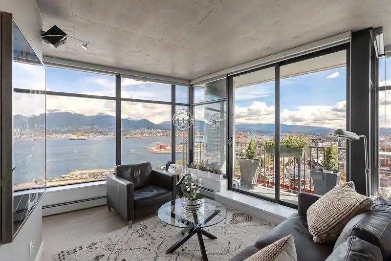 2903 128 W CORDOVA STREET - photo 1 of 29