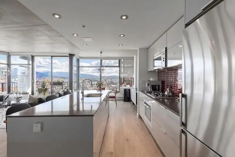 2903 128 W CORDOVA STREET - photo 3 of 29