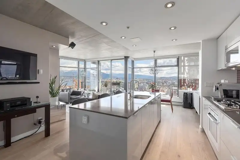 2903 128 W CORDOVA STREET - photo 4 of 29