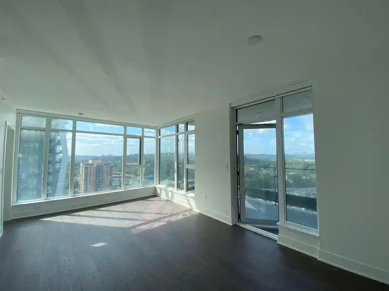 1608 450 WESTVIEW STREET - photo 4 of 19