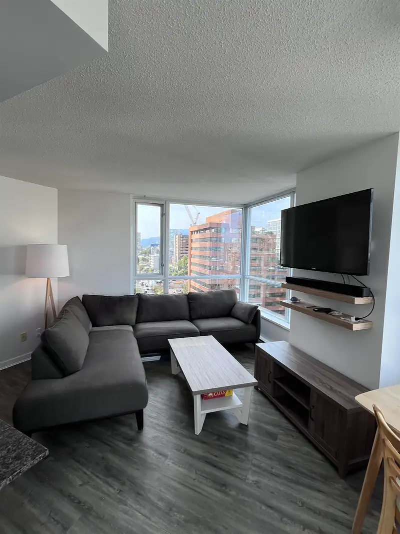 1602 1212 HOWE STREET - photo 2 of 15